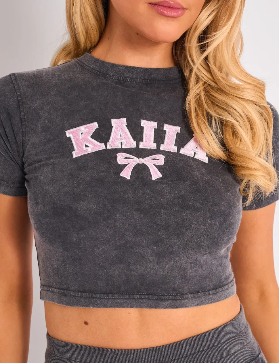 Store Kaiia Bow Embroidered Baby Tee Washed Dark Grey & Pink Sculpt & Leisure | Kaiia The Label
