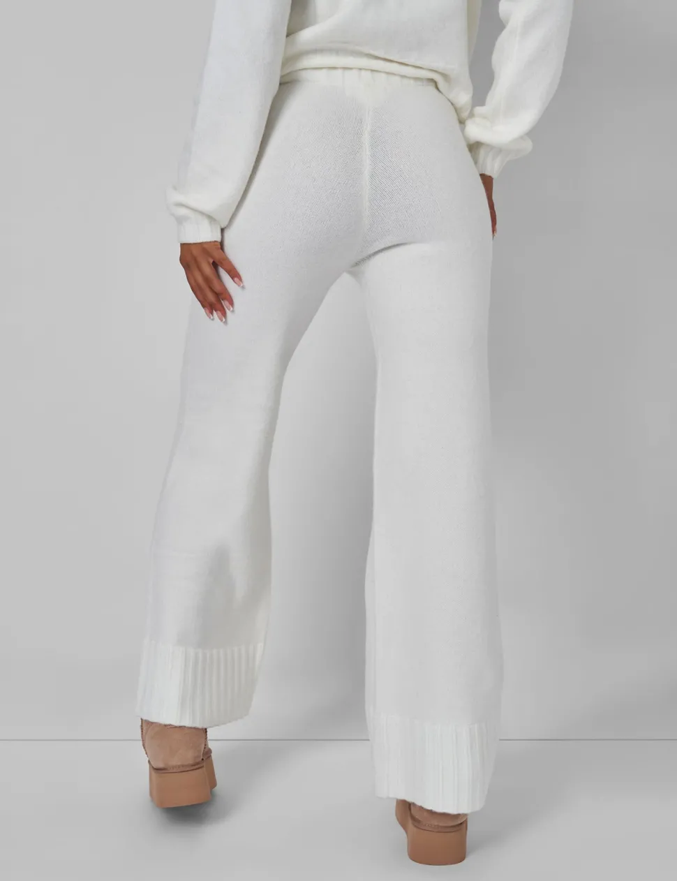 Best Sale Kaiia Knitted Flared Trousers in Cream Sculpt & Leisure | Kaiia The Label
