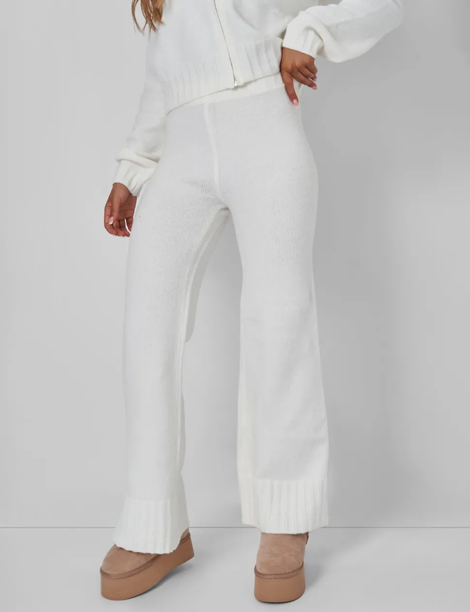 Best Sale Kaiia Knitted Flared Trousers in Cream Sculpt & Leisure | Kaiia The Label