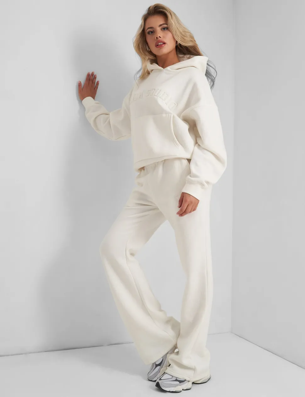 Flash Sale Kaiia Oversized Logo Hoodie in Vanilla Curve | Sculpt & Leisure