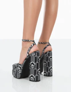 Outlet Moonchild Closed Toe Statement Platform Block Heels 6" Heels | Block Heels