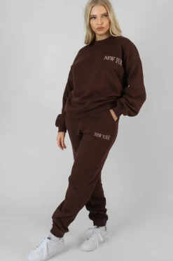 Cheap New York Oversized Sweatshirt Chocolate Sculpt & Leisure | Kaiia The Label